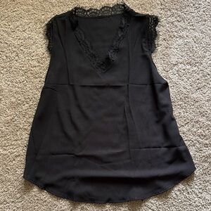 💜 3 for $10 Elegant Black Lace Trim Sleeveless Top